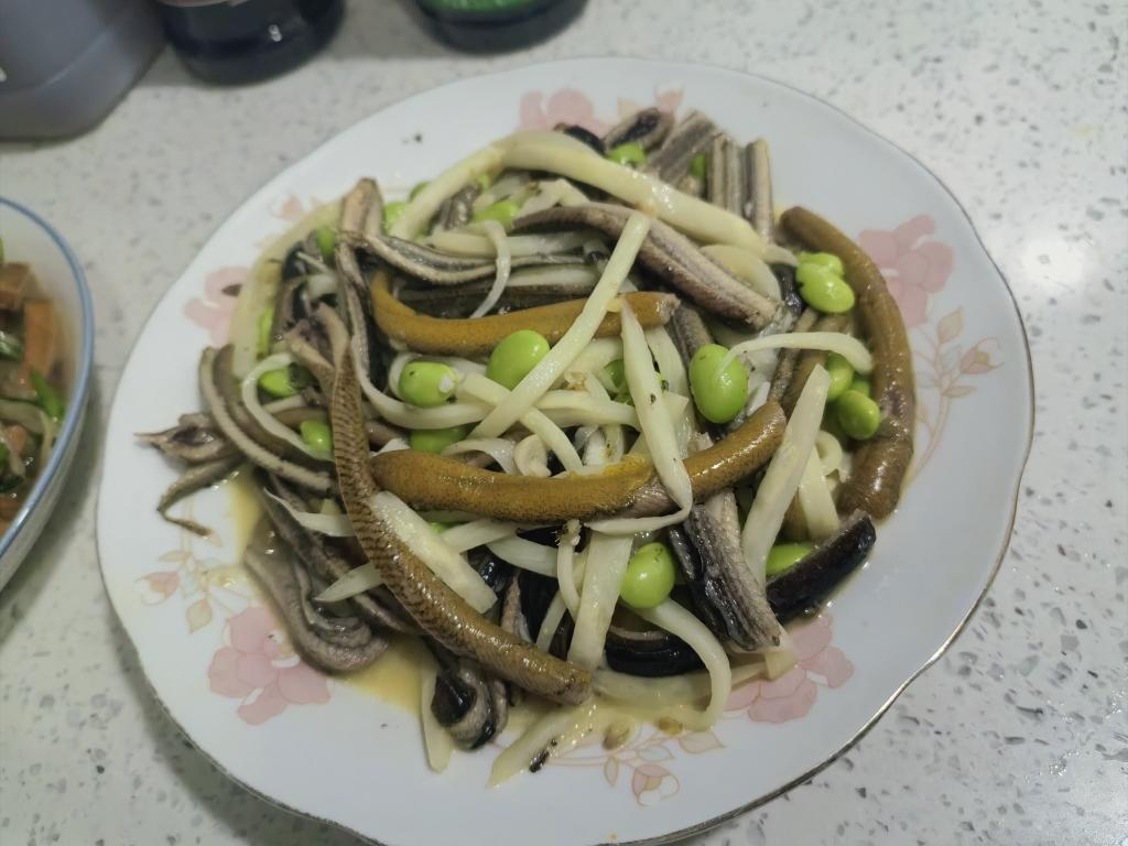 茭白炒鳝丝