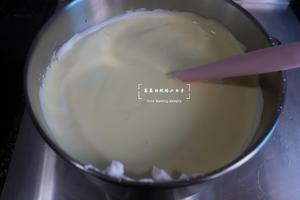 果酱椰蓉蛋糕卷❗酸酸甜甜夏天的味道的做法 步骤9