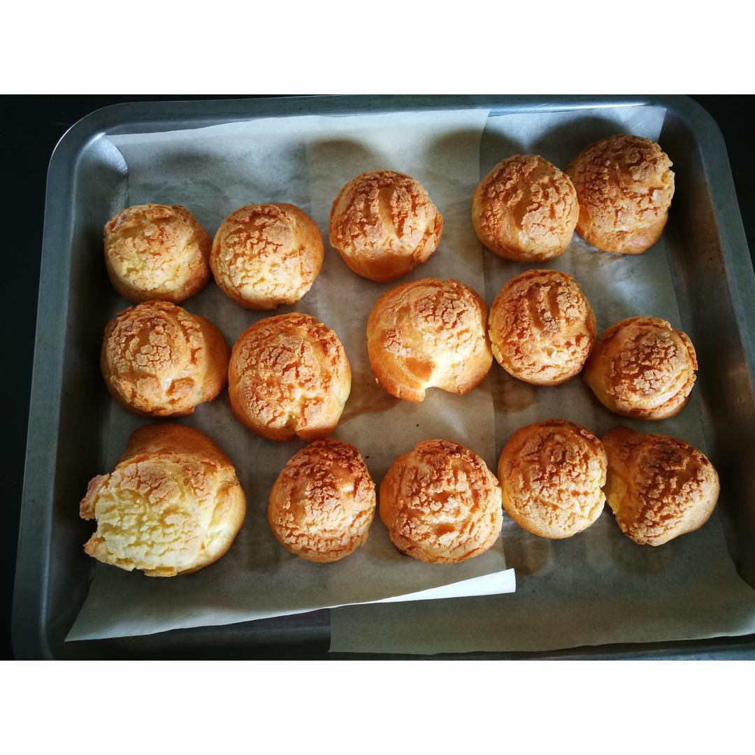 酥皮奶油泡芙--#皮黑森林#