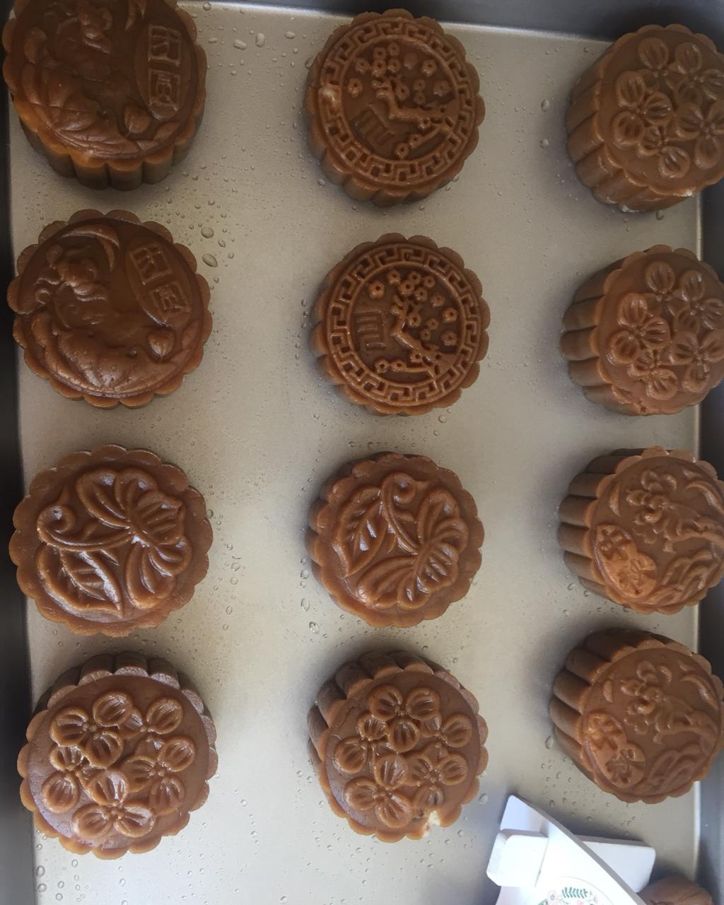 黑糖椰蓉蔓越莓月饼