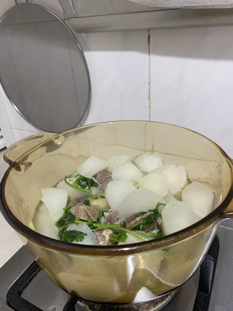 萝卜牛腩煲
