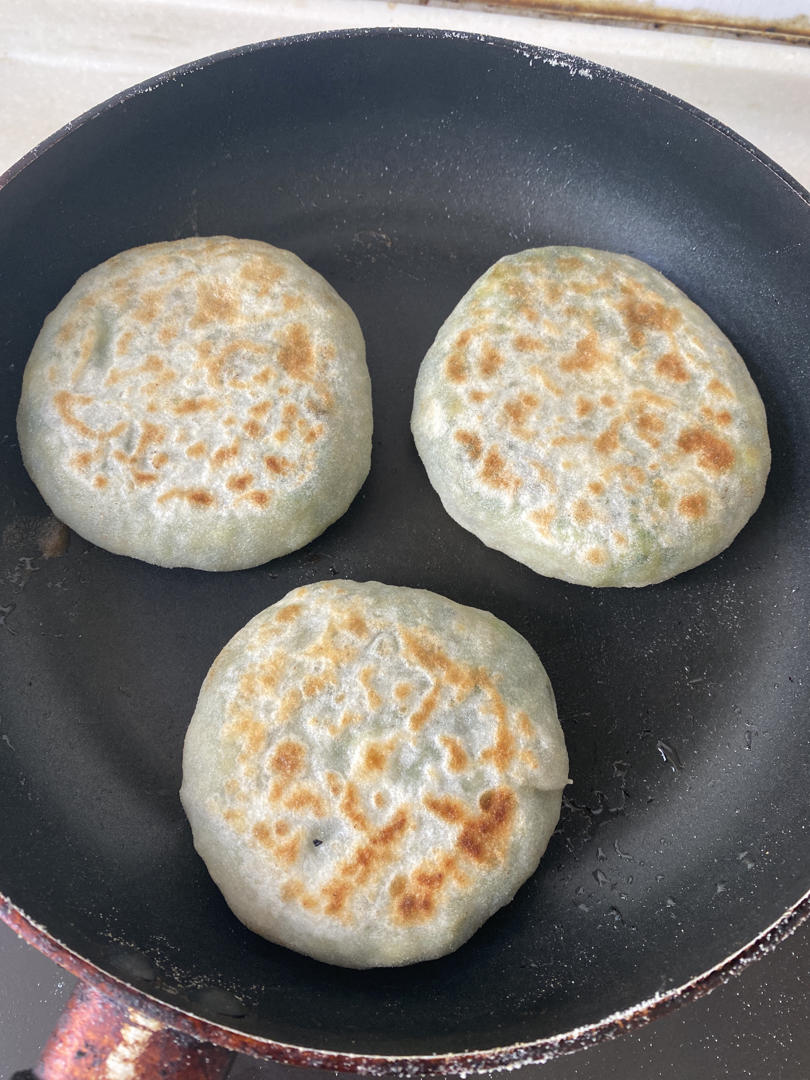 皮薄馅大～韭菜鸡蛋饼