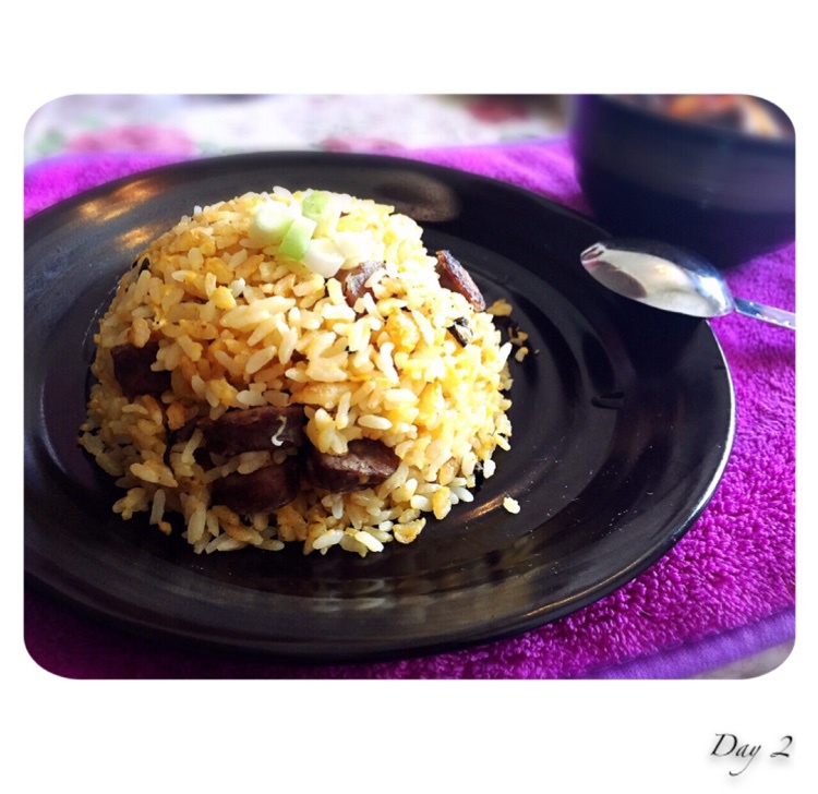 粒粒黄金腊肠炒饭（简易版）