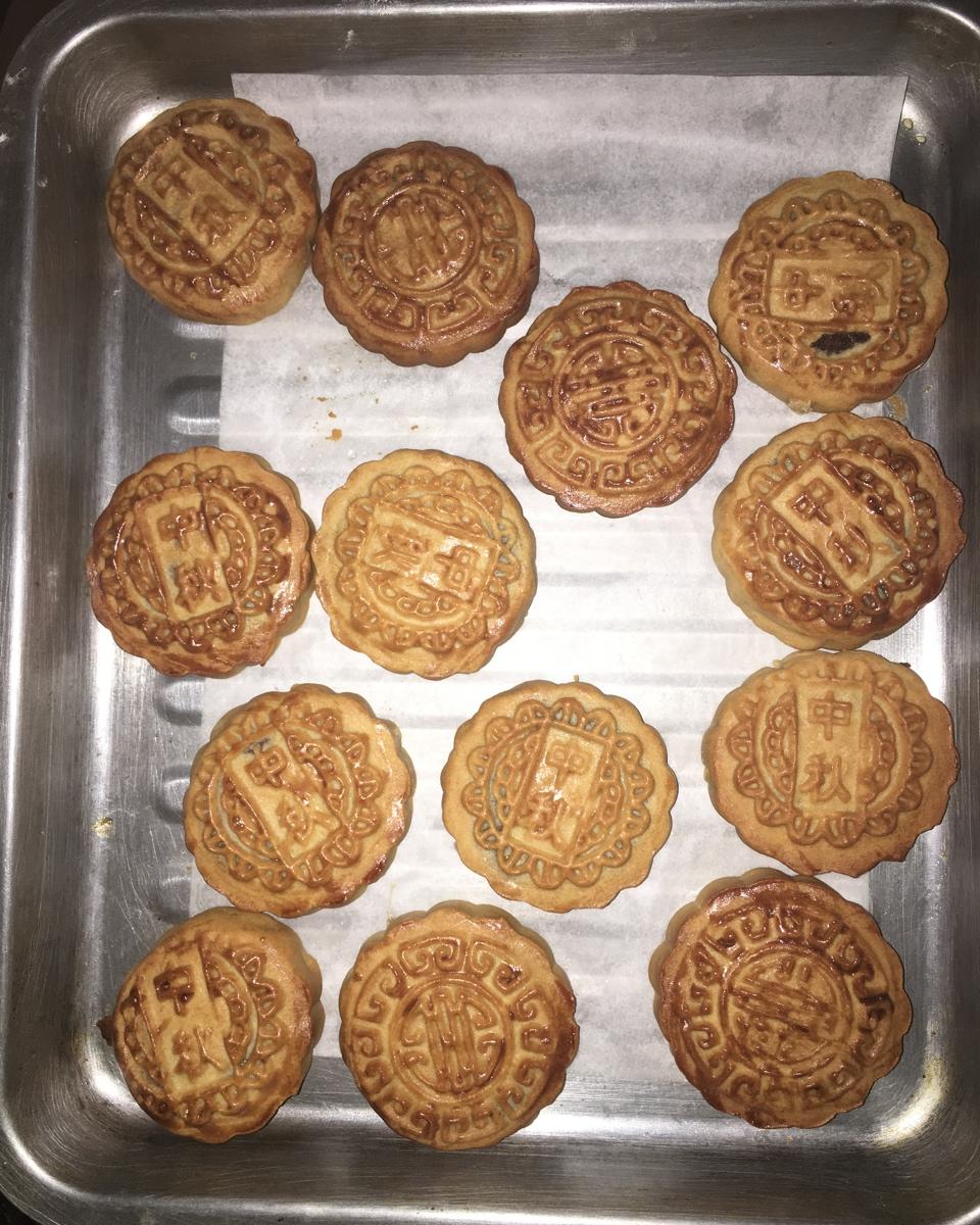 广式豆沙月饼