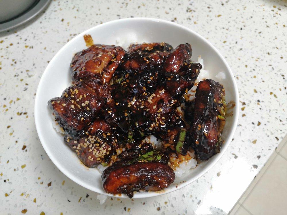 蜜汁巴沙鱼盖饭