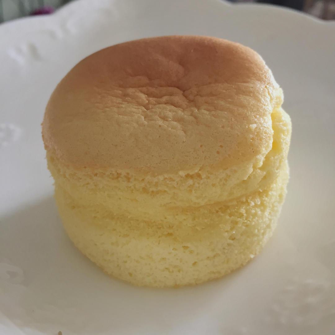 消耗淡奶油之作——淡奶油小蛋糕