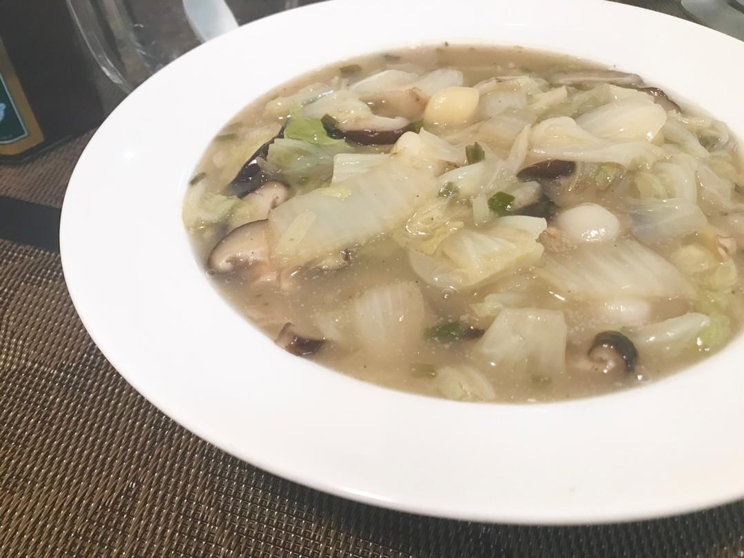 鱼鳔干贝香菇虾米白菜煲