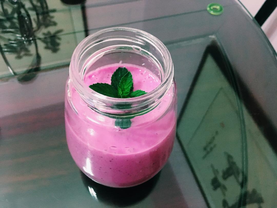 颜值爆表的水果奶昔