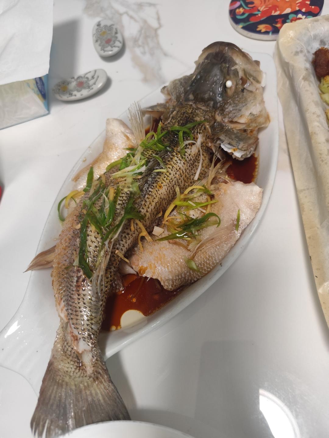 10分钟做 清蒸鲈鱼 （附切鱼图解）