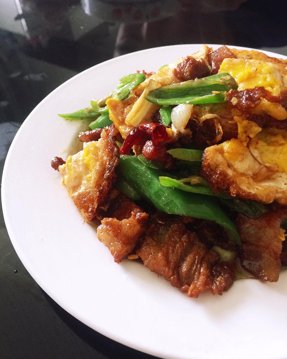 手机用户8084_bpn0做的荷包蛋炒五花肉,简单味美又下饭