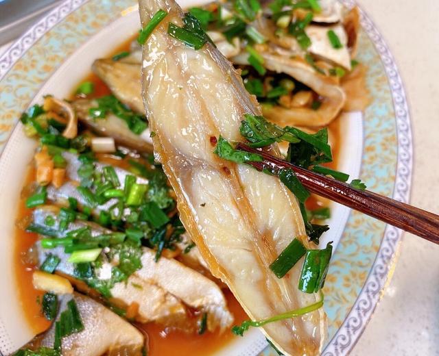 清蒸金鲳鱼干，一日三餐莫过于简单美味又健康的做法