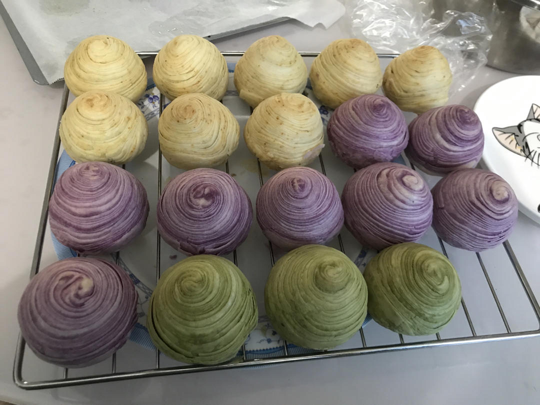 蛋黄酥~紫薯、抹茶、原味~花好月圆，中秋快乐~内附一次做六色蛋黄酥方法~