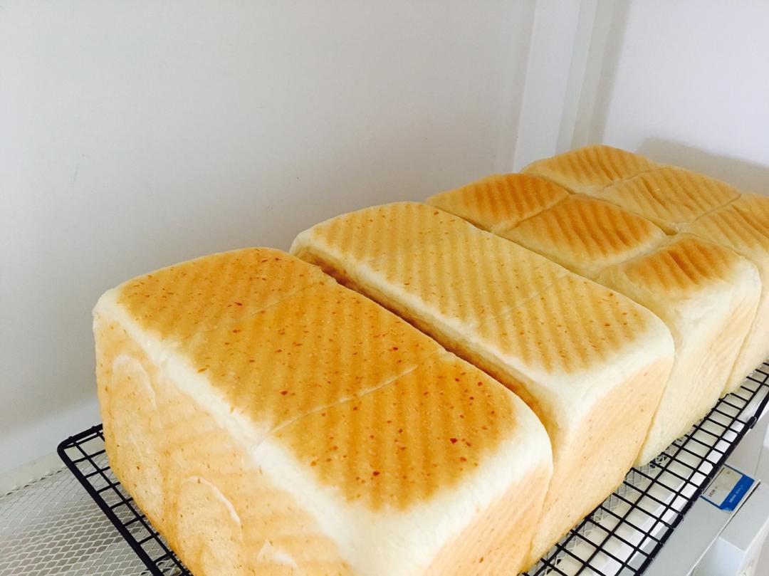 早餐白吐司          （庞多米 Pain de mie）