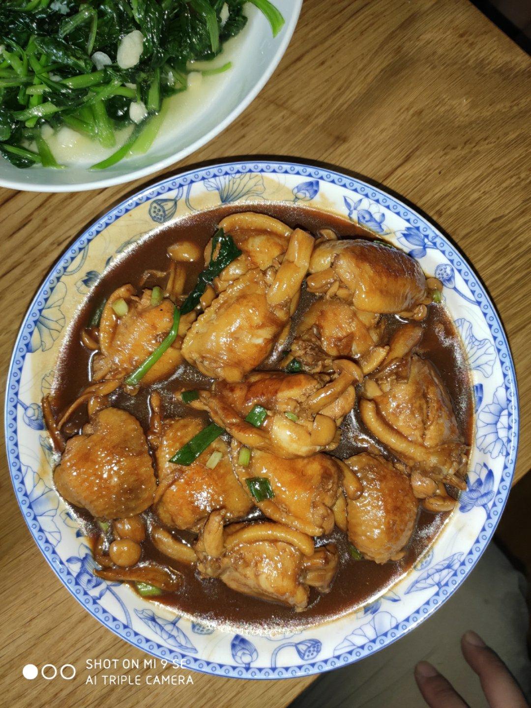 鸡翅这样做，上桌就抢光了——鸡翅包海鲜菇🍄