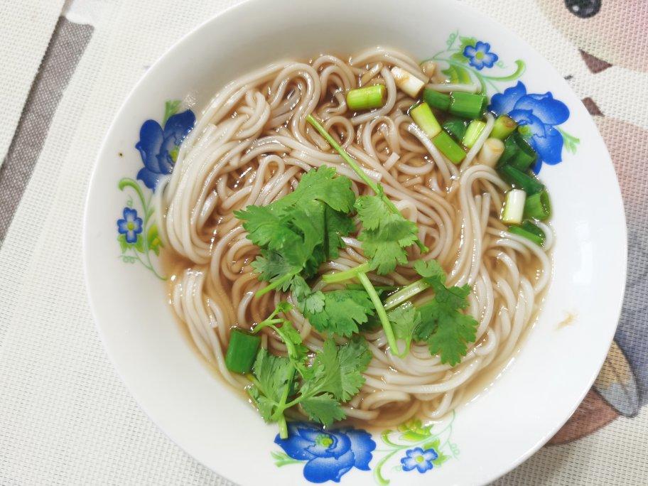 清汤挂面-香而不腻，方便快捷