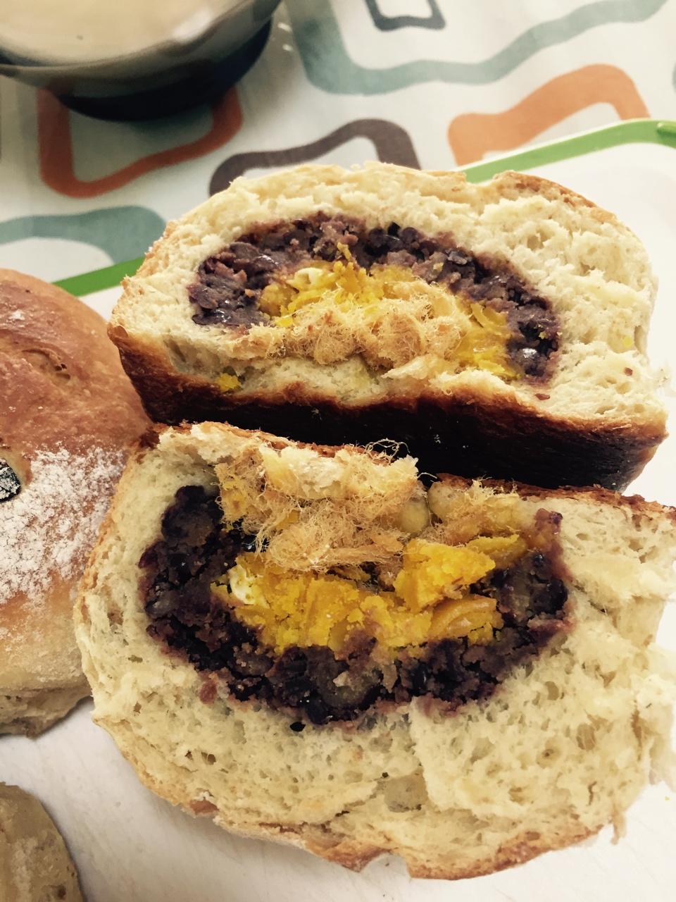 豆沙蛋黄面包～好吃到哭～