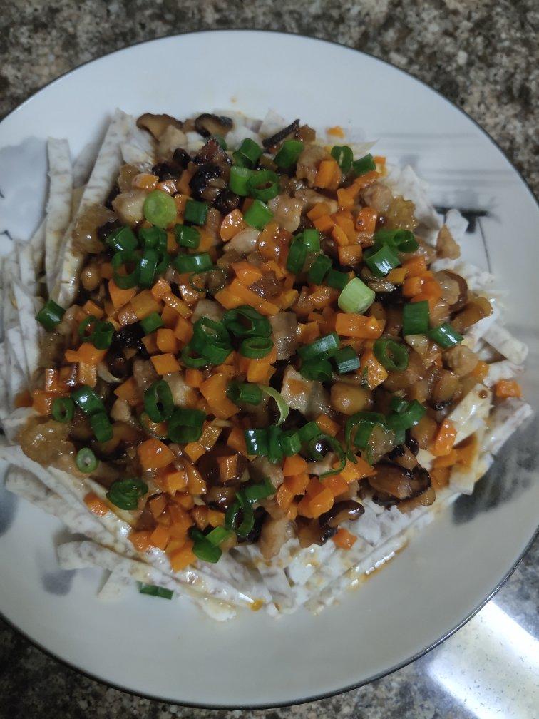 【肉末蒸芋头】