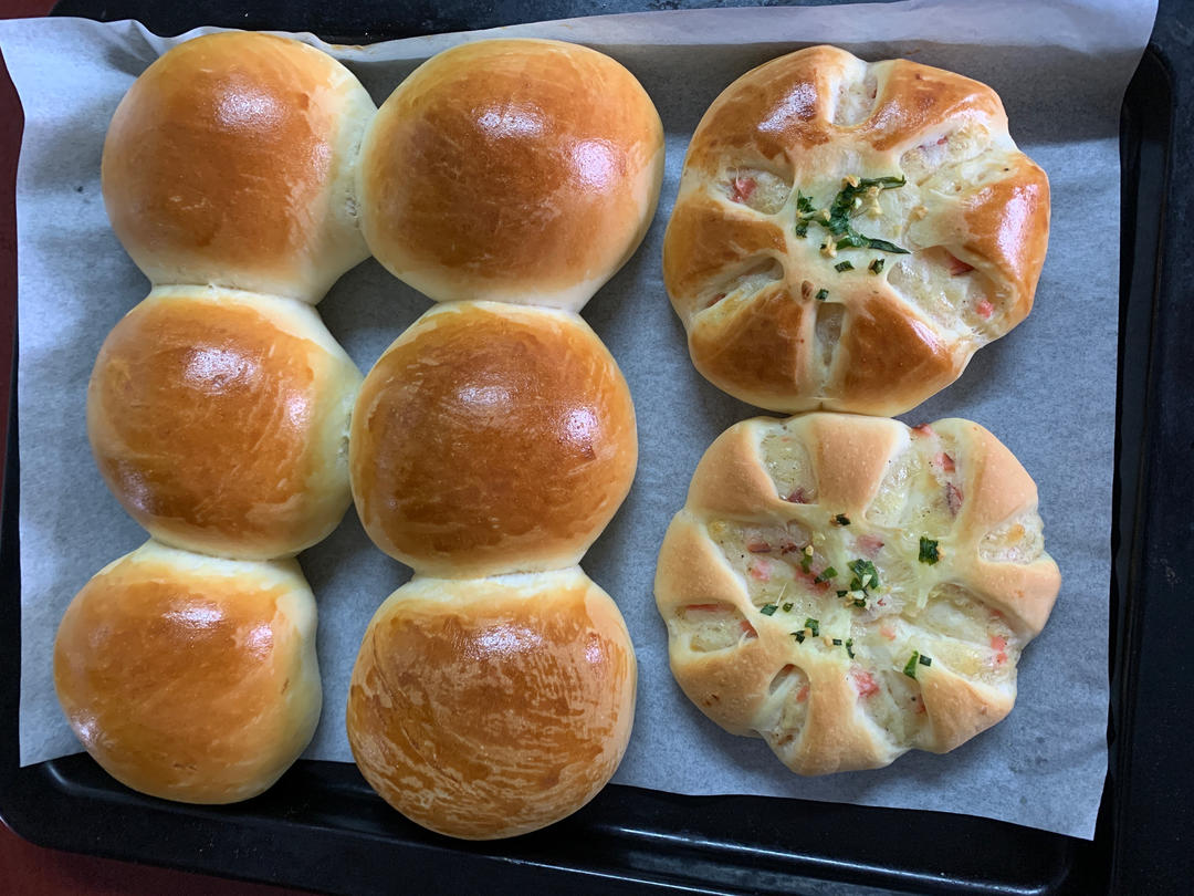 『美味咸香』椒盐土豆香肠花花包