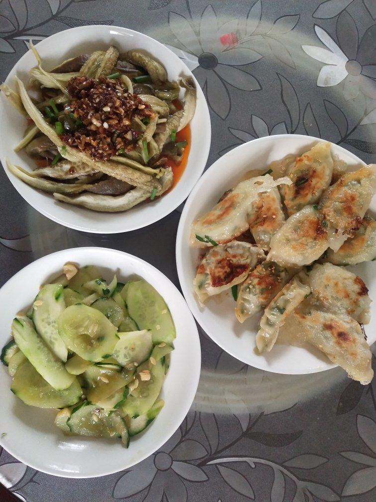 韭菜鸡蛋虾仁三鲜饺子