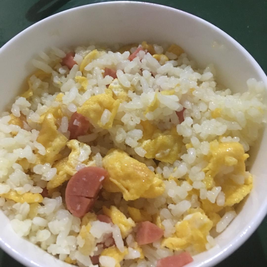 你在就好做的青瓜火腿炒蛋饭