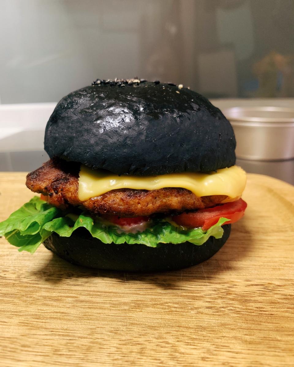 洋葱牛肉汉堡 Beef Hamburger with Fried Onions