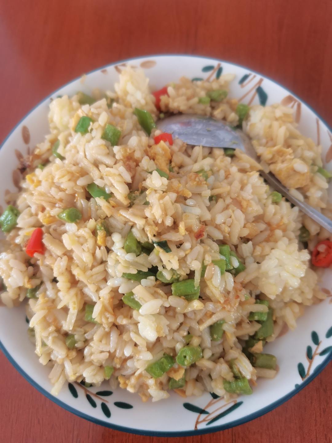 藕丁炒饭