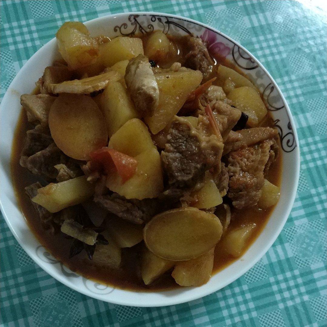 红烧牛肉土豆 （独家秘制）