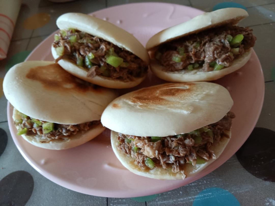 肉夹馍(白吉馍的制作)