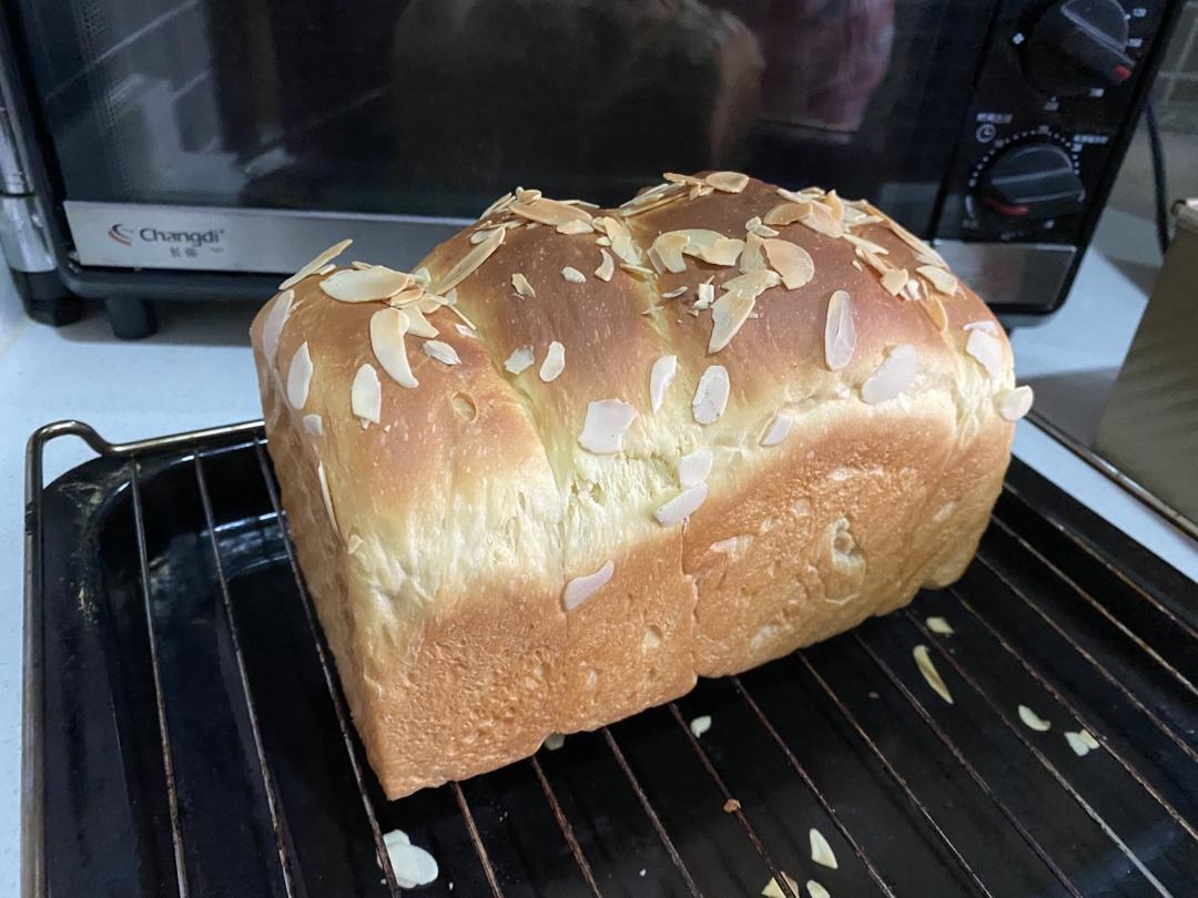 吃过这个黄油面包Brioche，你很难再爱上街边蛋糕店的面包店