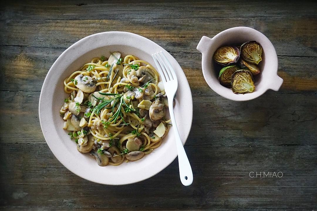 Vegan One Pot Creamy Mushroom Pasta