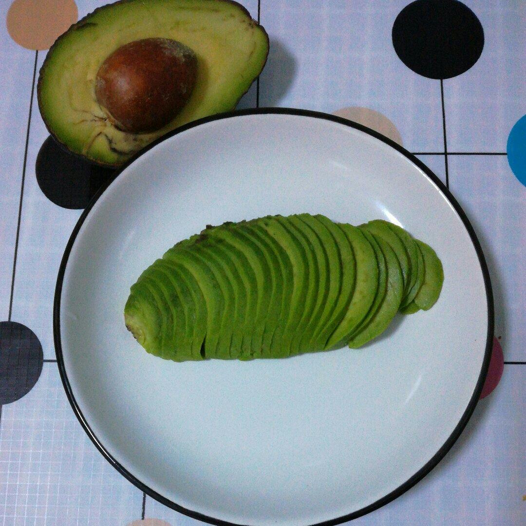 傲哥的麻麻做的巧切牛油果