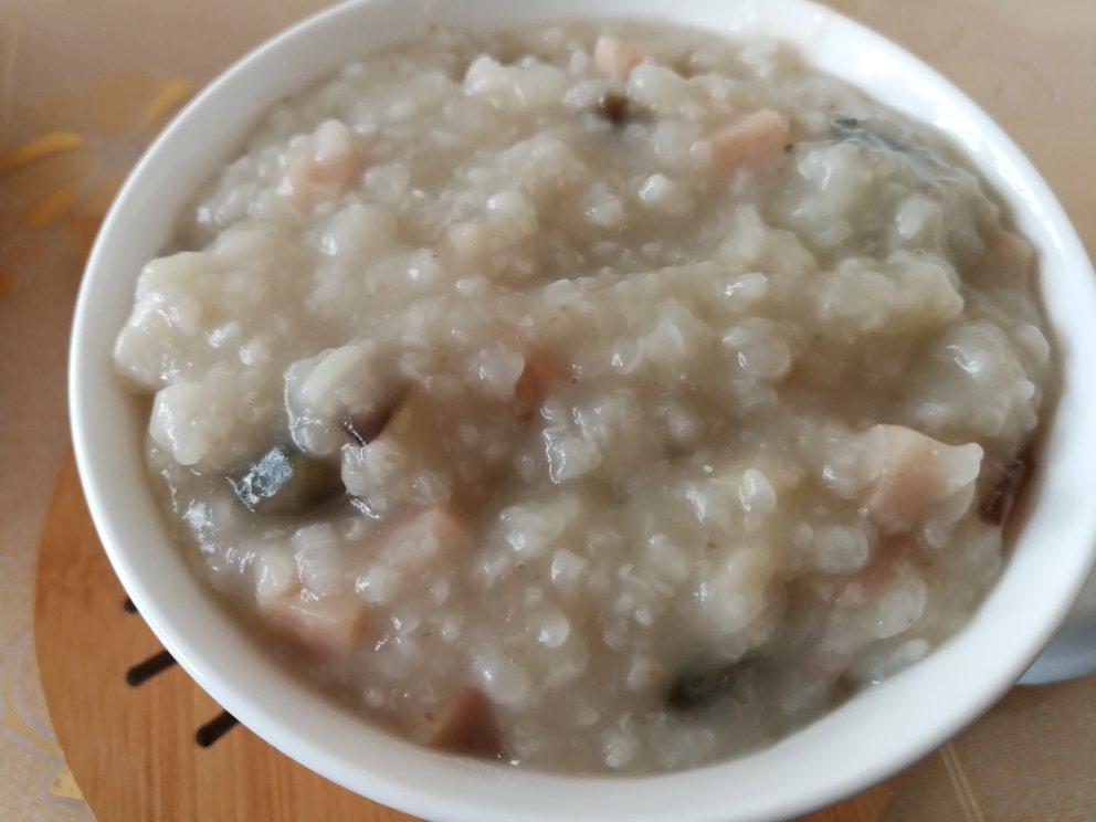 电饭煲版皮蛋瘦肉粥