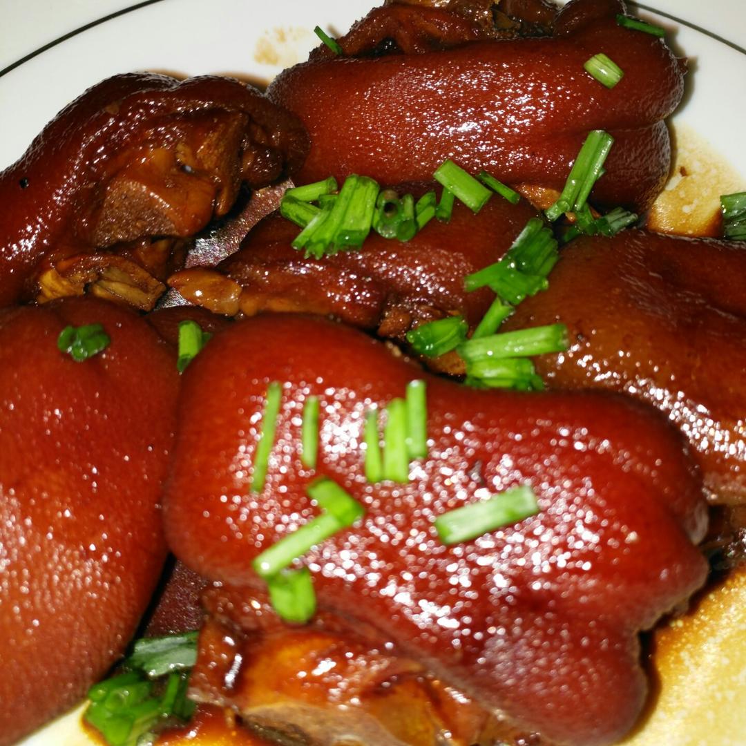 美味的家常菜：红烧猪蹄