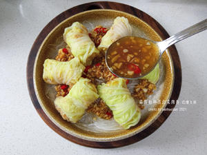 好吃下饭！健康蒸菜｜蒜蓉粉丝蒸白菜肉卷的做法 步骤10