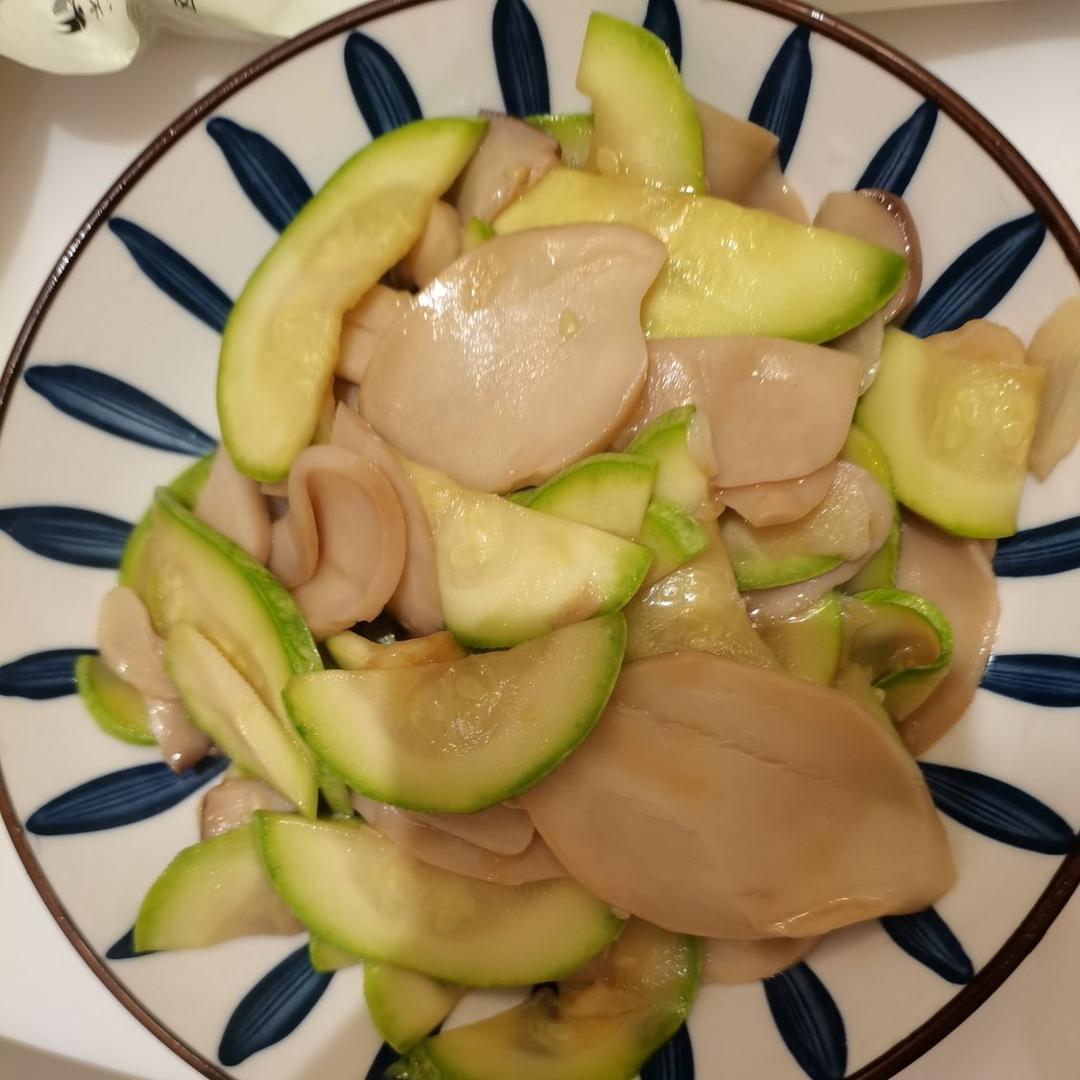 西葫芦炒杏鲍菇（快手带饭菜）