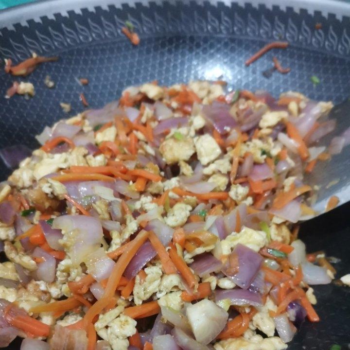 洋葱胡萝卜炒鸡蛋