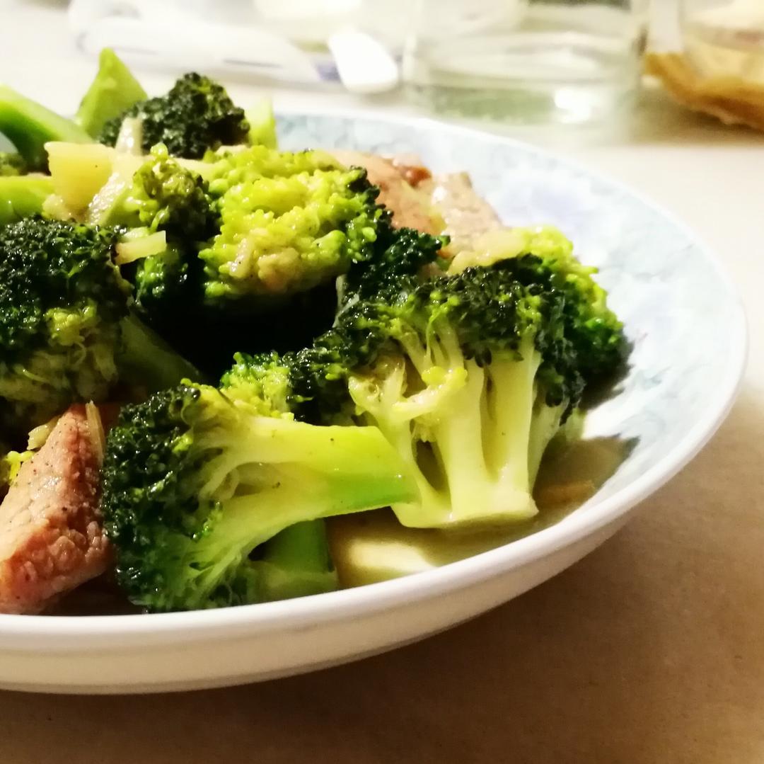 西兰花炒肉片
