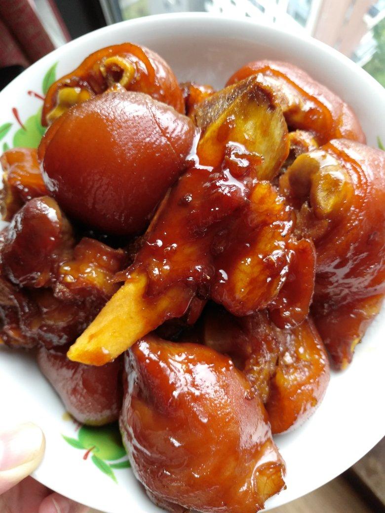 美味的家常菜：红烧猪蹄