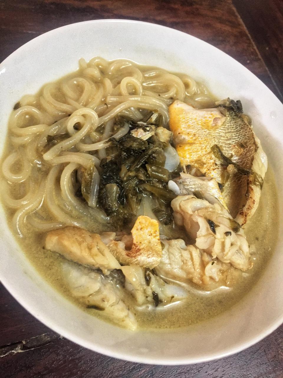 雪菜黄鱼煨面