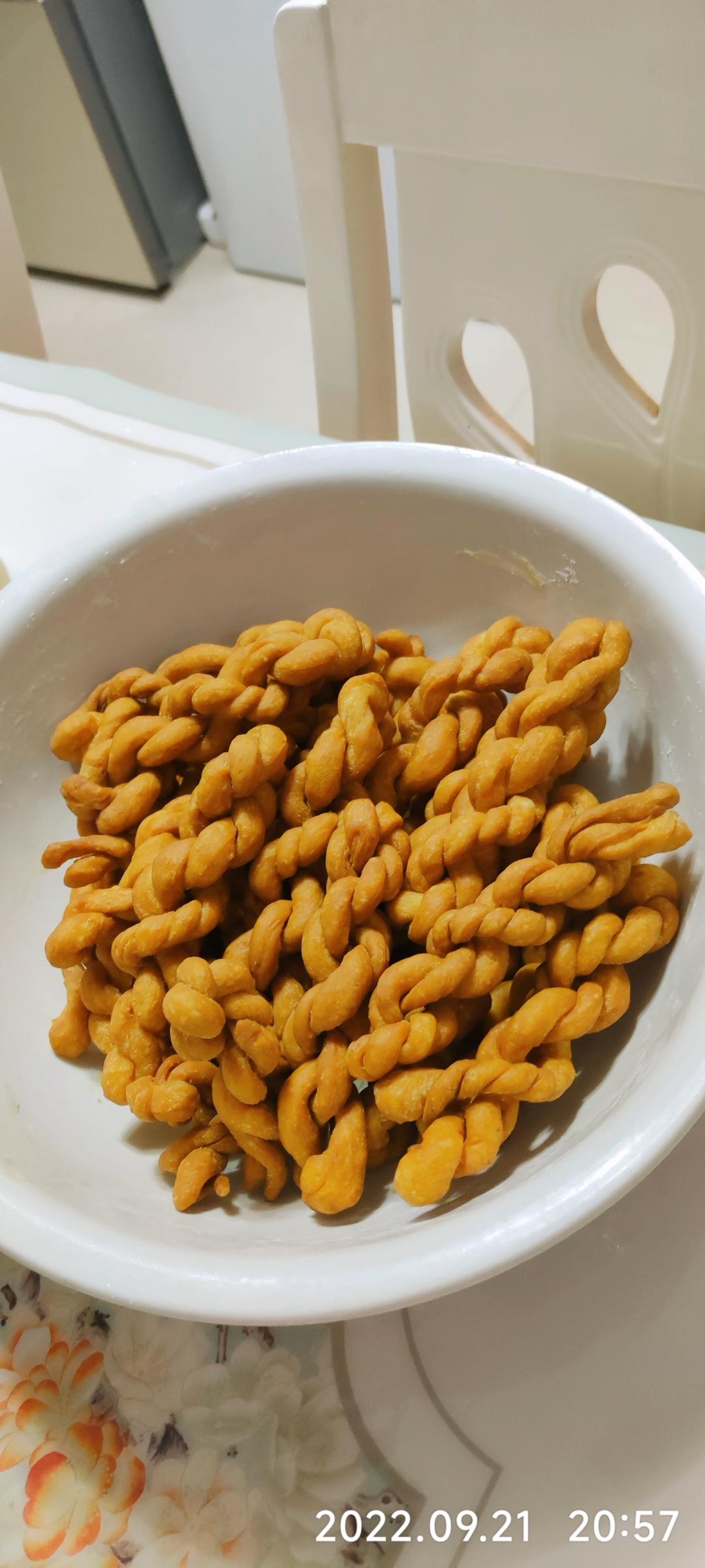 鸡蛋小麻花
