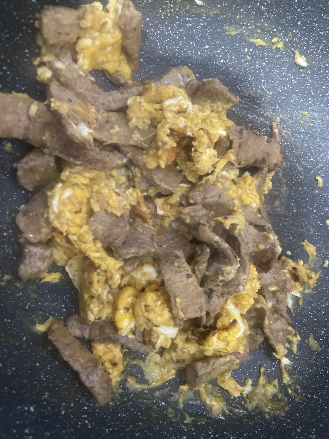 呲溜入口的鲜香 茶餐厅必点美食｜滑蛋牛肉