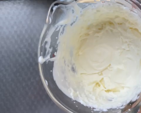 牛奶和黄油自制淡奶油（乳脂含量35.5%)的做法 步骤8