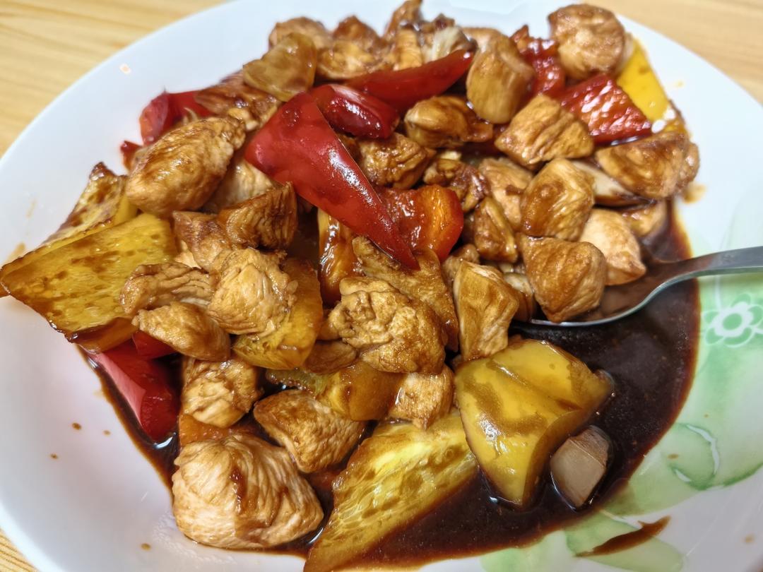 补维c的大菜-五彩缤纷彩椒青椒炒鸡腿肉