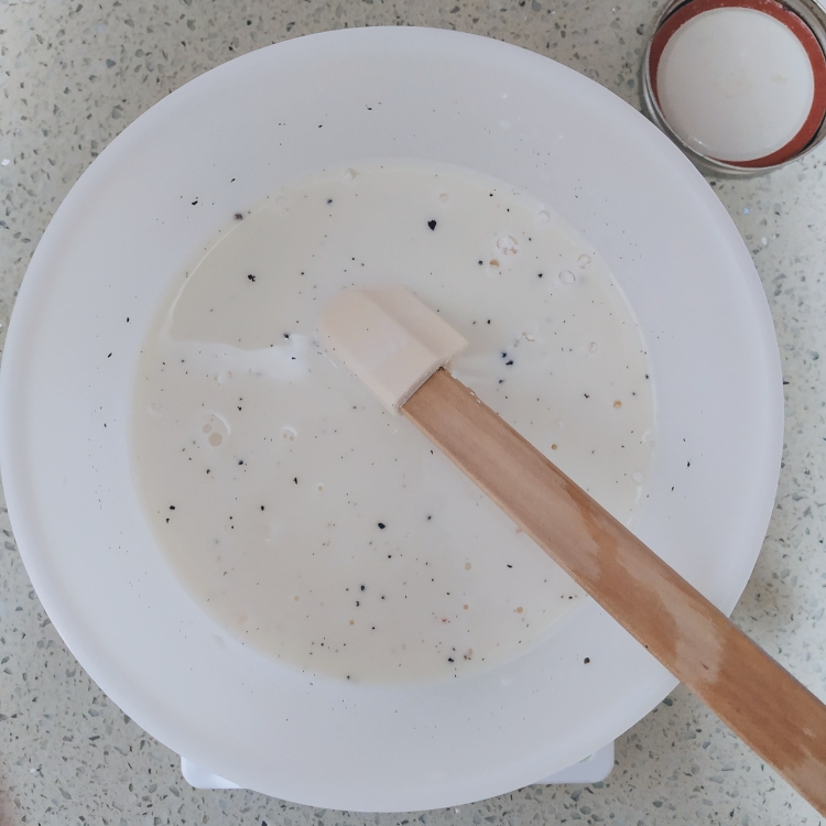 鲜奶麻薯……无乳糖奶粉版的做法 步骤1