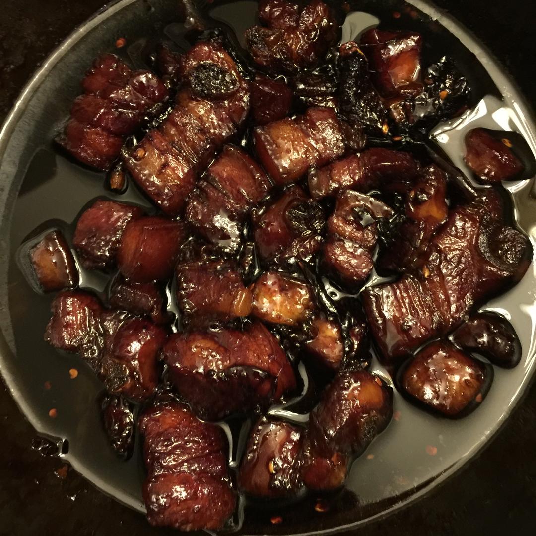 吃着碗里望着锅里的红烧肉