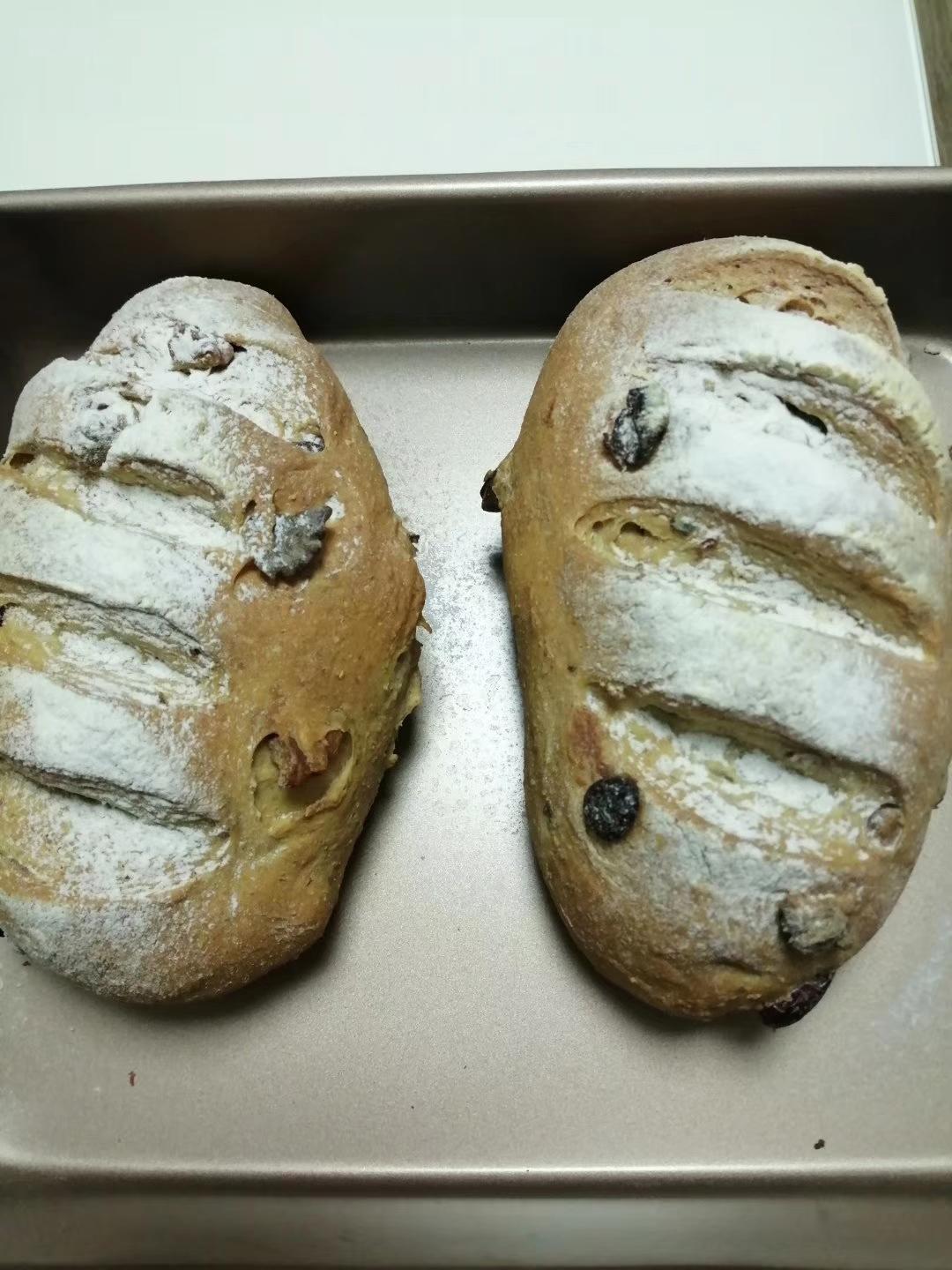 全麦蔓越莓核桃软欧包