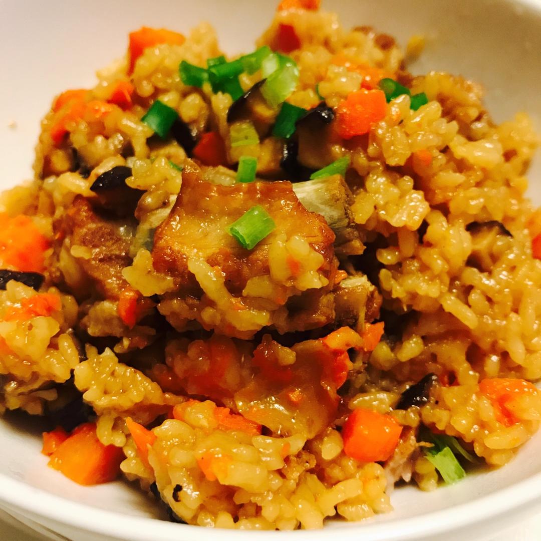喷香排骨焖饭（爆好吃）