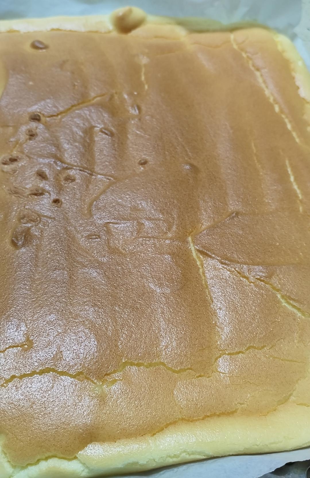 超详细的瑞士卷奶油蛋糕卷原味蛋糕卷的制作方法 饱满不掉皮不开裂（附模具换算方法）