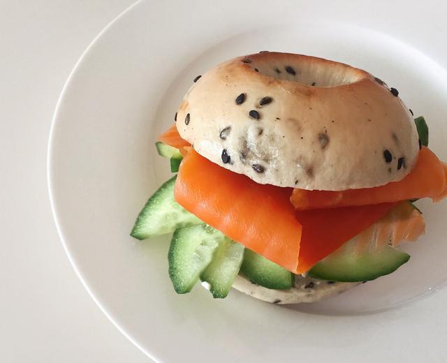 芝麻贝果的做法