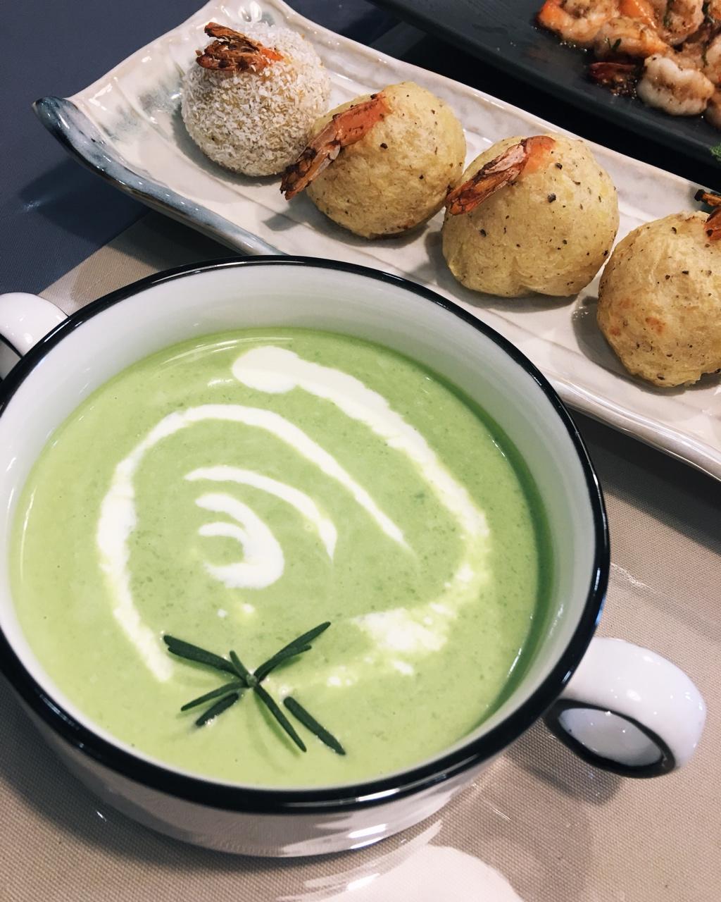 洛克艾特米做的奶香豌豆羹